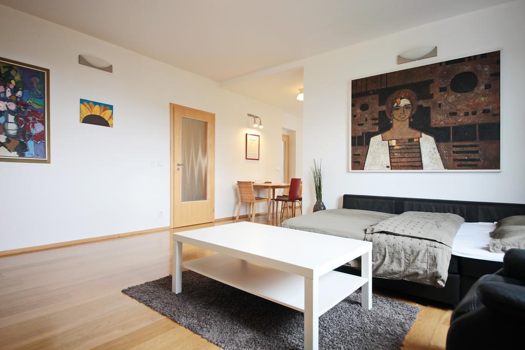 Apartment Kosatcova Prague Exterior photo