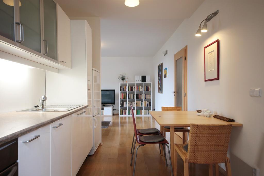 Apartment Kosatcova Prague Exterior photo