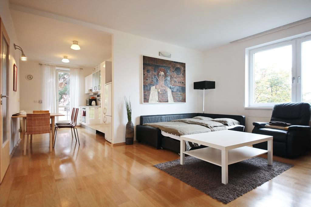 Apartment Kosatcova Prague Exterior photo